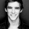 Brenton Thwaites Photo