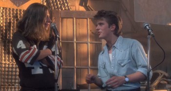 Heartbreak Hotel (1988) download