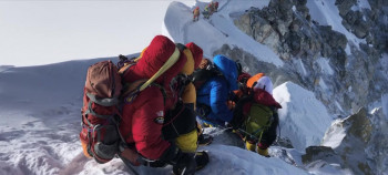 Lost on Everest (2020) download